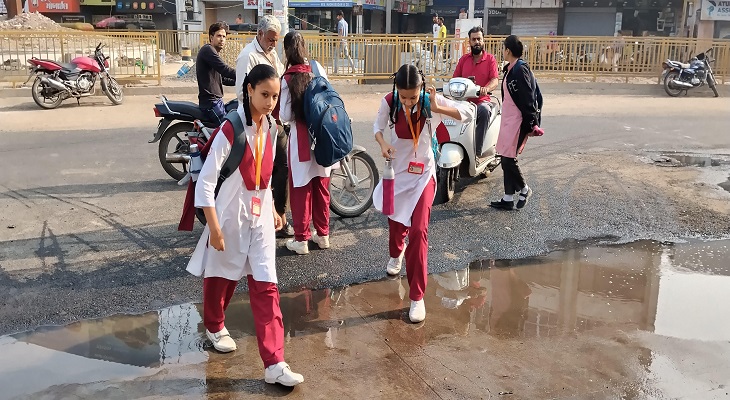 Aajkaal Daily (Desh Pardesh Ni Aajkaal)