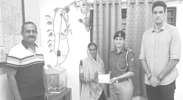 Aajkaal Daily (Desh Pardesh Ni Aajkaal)