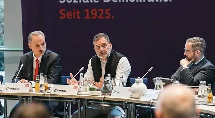 Aajkaal Daily (Desh Pardesh Ni Aajkaal)