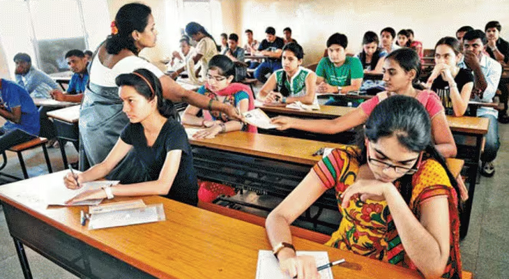 Aajkaal Daily (Desh Pardesh Ni Aajkaal)