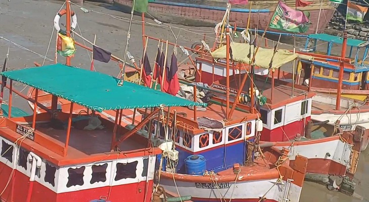 Aajkaal Daily (Desh Pardesh Ni Aajkaal)