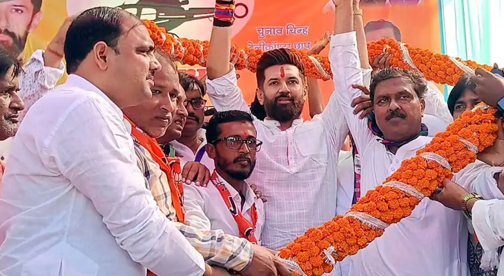 Aajkaal Daily (Desh Pardesh Ni Aajkaal)