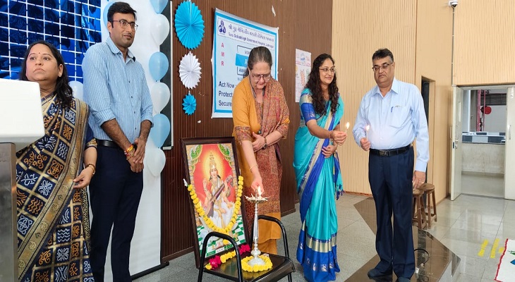 Aajkaal Daily (Desh Pardesh Ni Aajkaal)