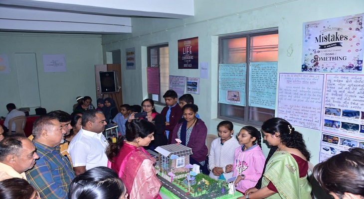 Aajkaal Daily (Desh Pardesh Ni Aajkaal)