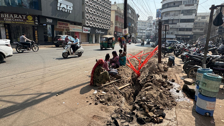 Aajkaal Daily (Desh Pardesh Ni Aajkaal)