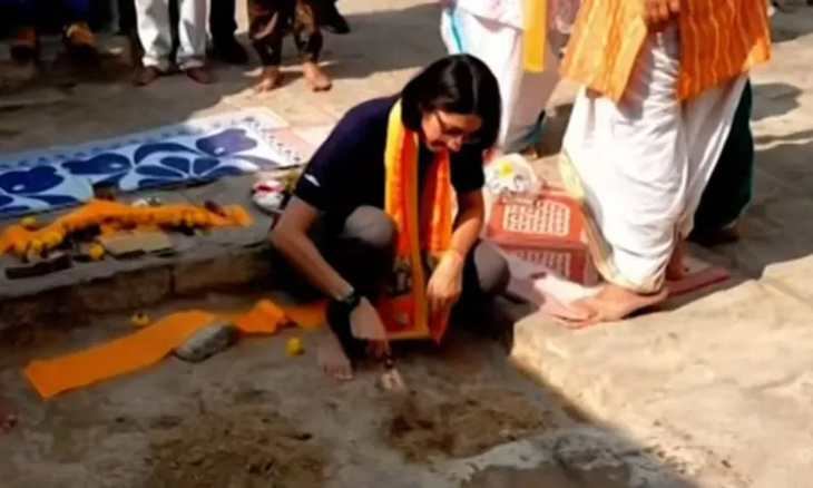 Aajkaal Daily (Desh Pardesh Ni Aajkaal)