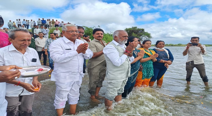 Aajkaal Daily (Desh Pardesh Ni Aajkaal)