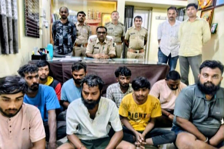 Aajkaal Daily (Desh Pardesh Ni Aajkaal)