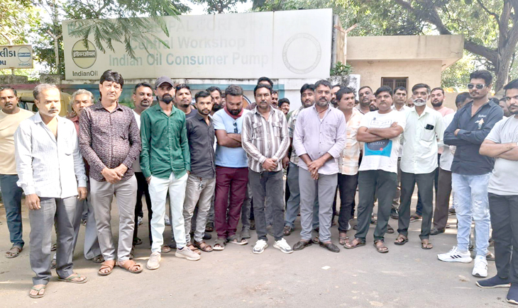 Aajkaal Daily (Desh Pardesh Ni Aajkaal)