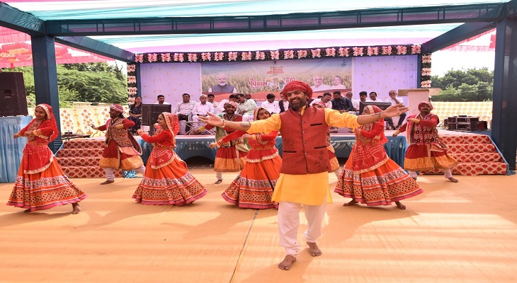 Aajkaal Daily (Desh Pardesh Ni Aajkaal)