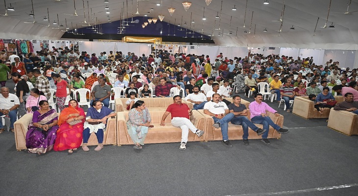 Aajkaal Daily (Desh Pardesh Ni Aajkaal)