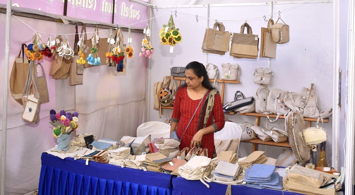 Aajkaal Daily (Desh Pardesh Ni Aajkaal)