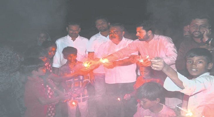 Aajkaal Daily (Desh Pardesh Ni Aajkaal)