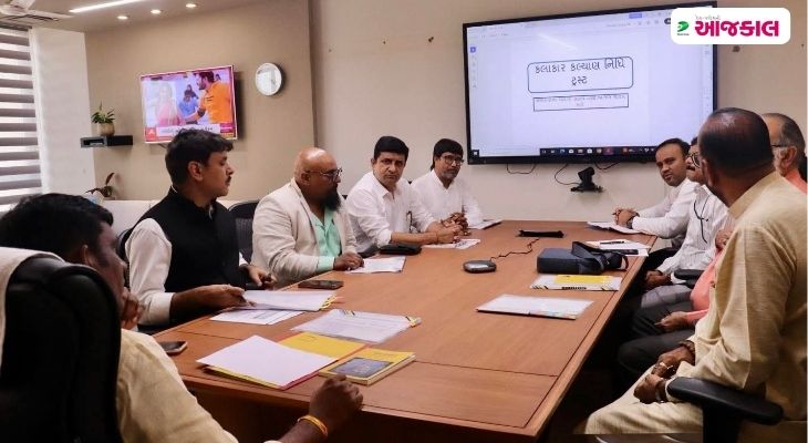 Aajkaal Daily (Desh Pardesh Ni Aajkaal)