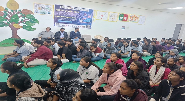 Aajkaal Daily (Desh Pardesh Ni Aajkaal)