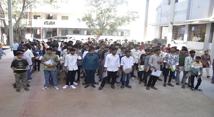 Aajkaal Daily (Desh Pardesh Ni Aajkaal)