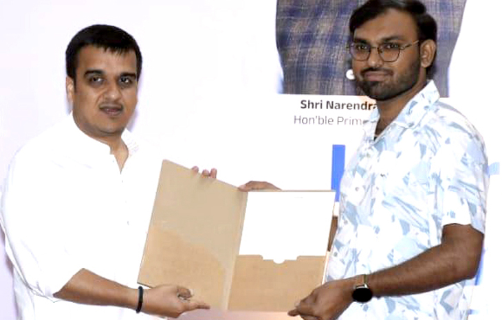 Aajkaal Daily (Desh Pardesh Ni Aajkaal)