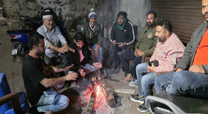 Aajkaal Daily (Desh Pardesh Ni Aajkaal)