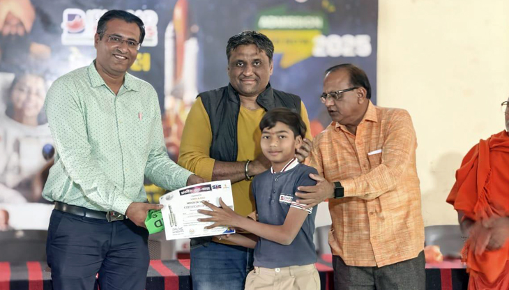 Aajkaal Daily (Desh Pardesh Ni Aajkaal)