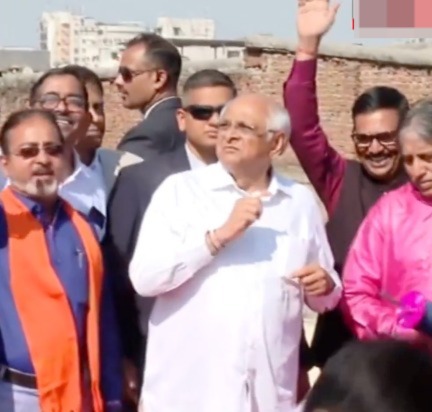 Aajkaal Daily (Desh Pardesh Ni Aajkaal)