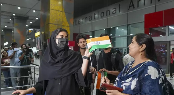 Aajkaal Daily (Desh Pardesh Ni Aajkaal)