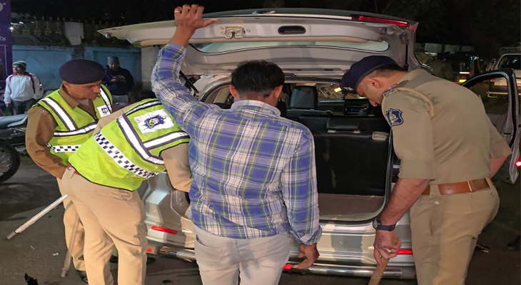 Aajkaal Daily (Desh Pardesh Ni Aajkaal)