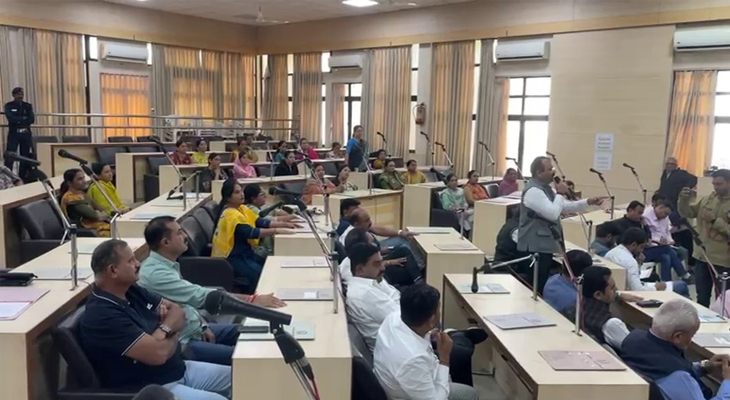 Aajkaal Daily (Desh Pardesh Ni Aajkaal)