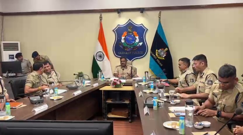 Aajkaal Daily (Desh Pardesh Ni Aajkaal)