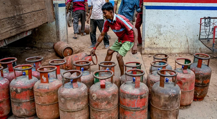 Aajkaal Daily (Desh Pardesh Ni Aajkaal)