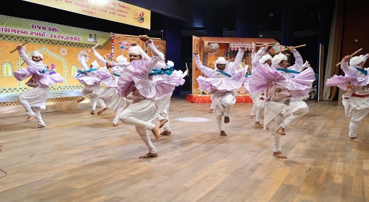 Aajkaal Daily (Desh Pardesh Ni Aajkaal)