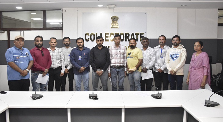 Aajkaal Daily (Desh Pardesh Ni Aajkaal)